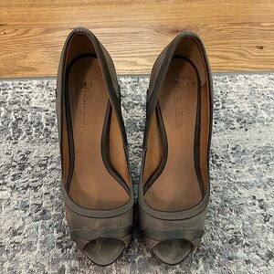 L.A.M.B. Gray Peep-Toe Heels 6.5 M